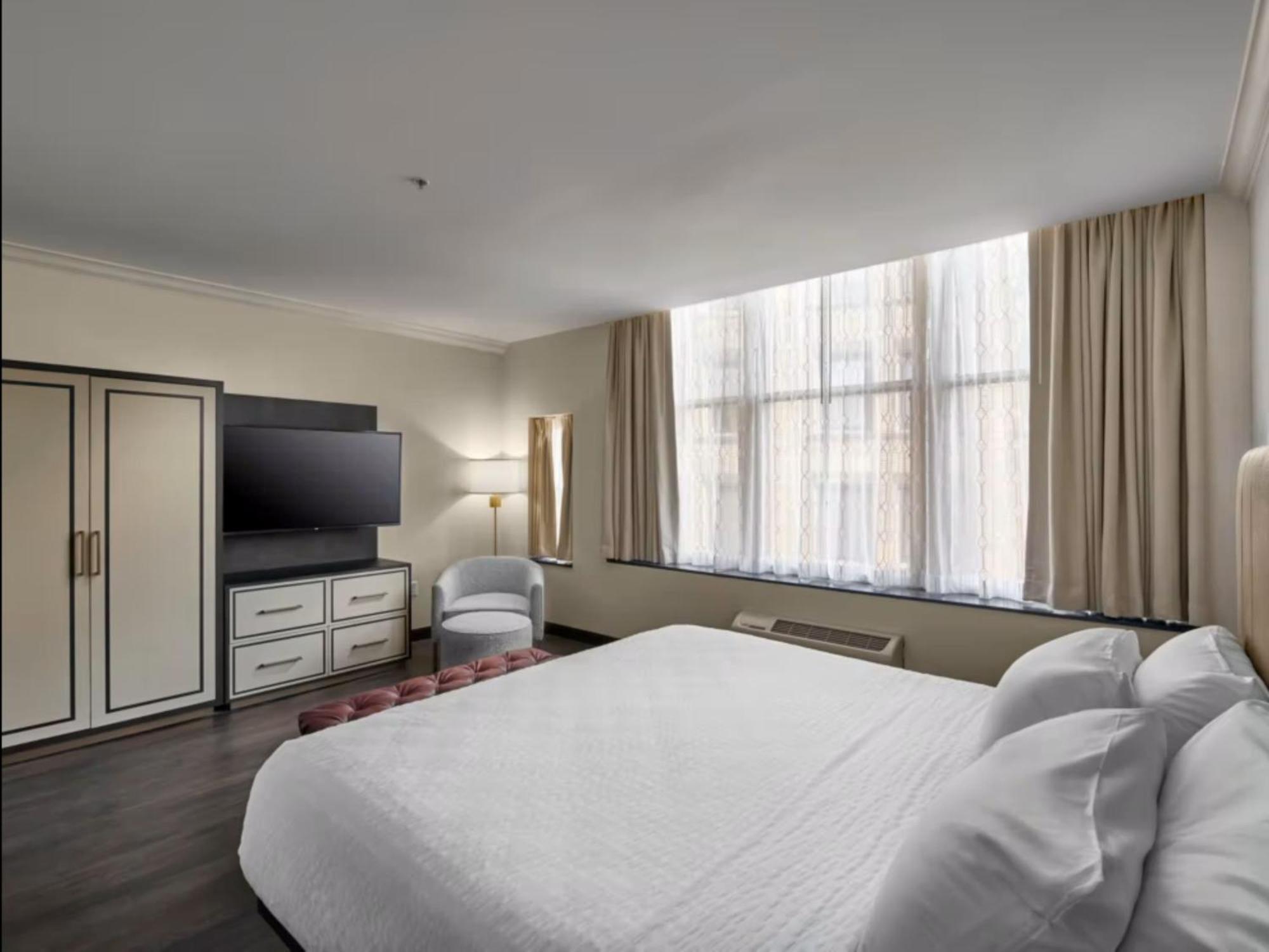 One-Bedroom Suite,1217198677:JPEG