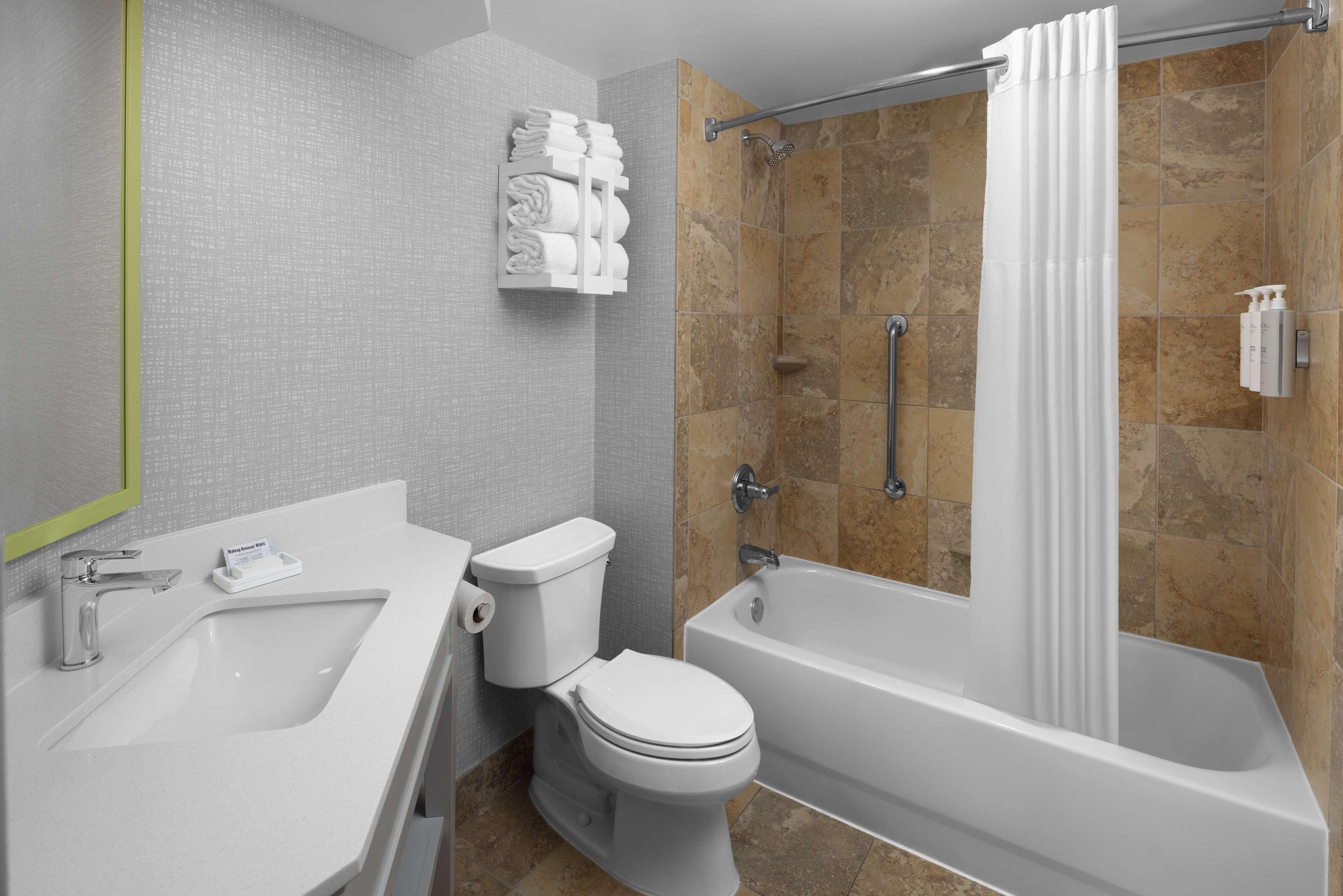 King Room with Accessible Tub - Mobility and Hearing Access/Non-Smoking,1708243331:JPEG