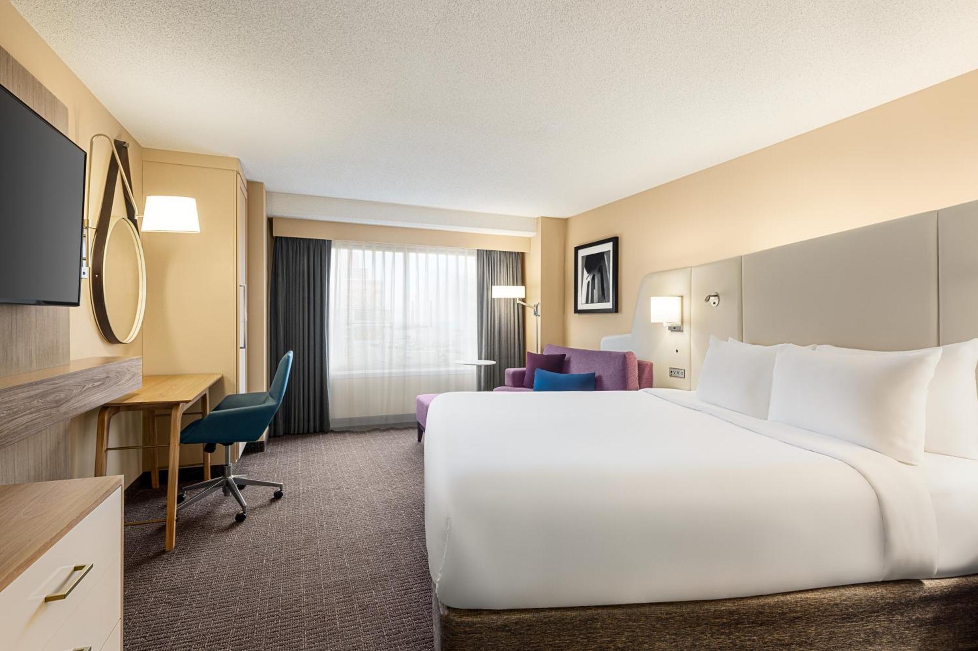 Corner King Suite Newly Renovated