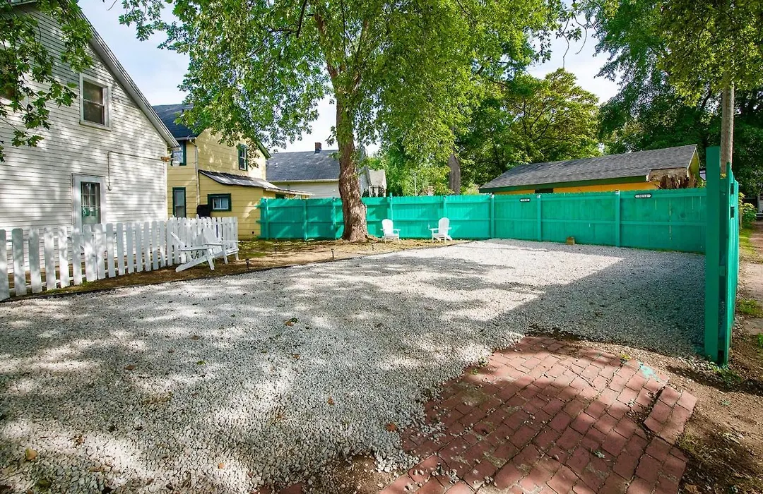 Tremont Emerald - Cozy Stylish Home One Block To Christmas Story House, Near Downtown With 300Mb Wifi, Parking & Self Check-In-1