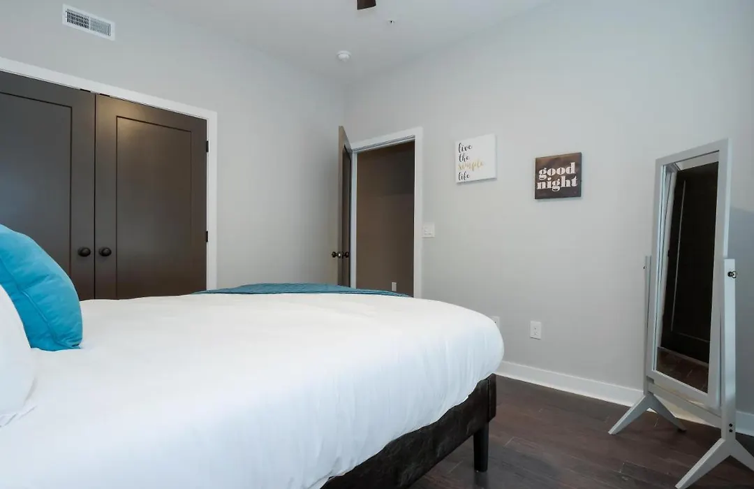 1 Bedroom Luxury Condo 10 Minutes From First Energy Stadium D4-1