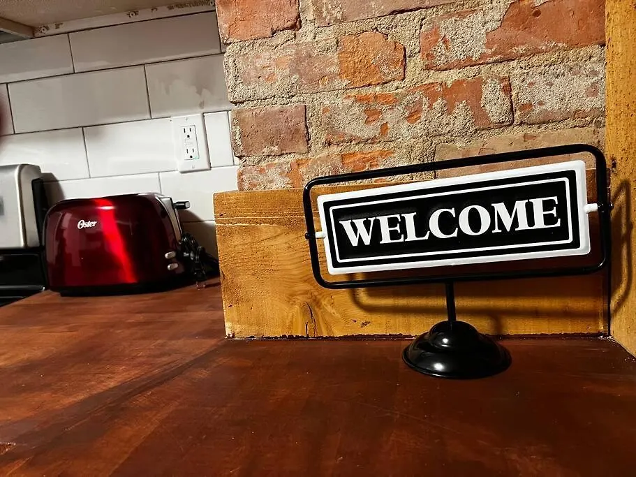 *Pet Friendly Home, Near Zoo*-1