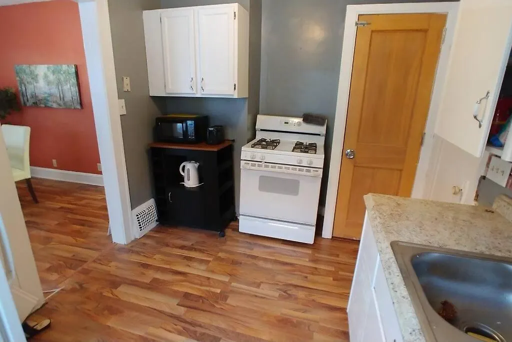 The House Hotels - Stickney Upper - Cozy Old Brooklyn Apartment-1