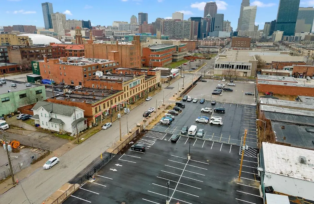 Industrial Loft Apartments In The Beautiful Superior Building Minutes From Firstenergy Stadium 219-1