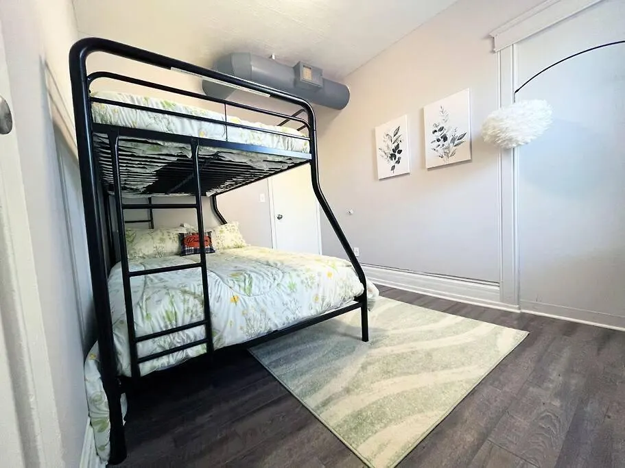 Conteporary Upgraded Dt Cle 2Br Apt - Sleeps 6-7!-1