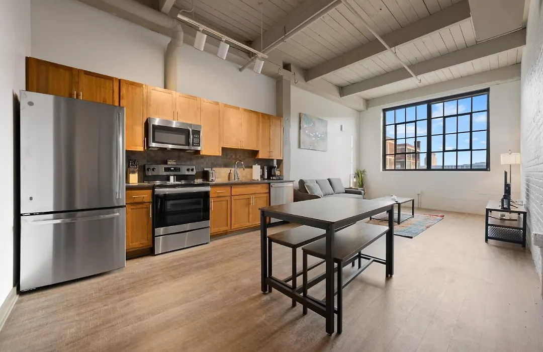 Industrial Loft Apartments In The Beautiful Superior Building Minutes From Firstenergy Stadium 217-1