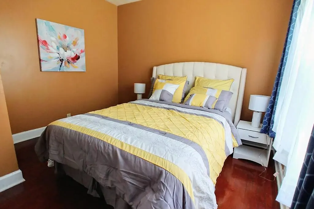 The House Hotels - Stickney Lower - Cozy Old Brooklyn Apartment-1