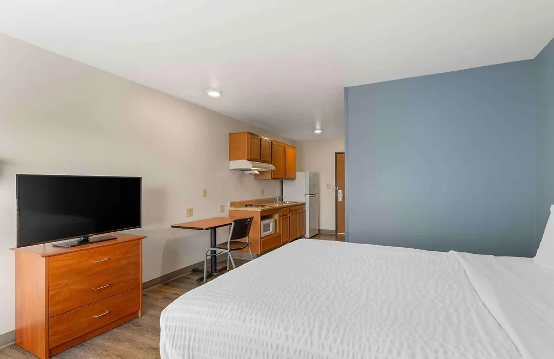Extended Stay America Select Suites - Cleveland - Airport-1