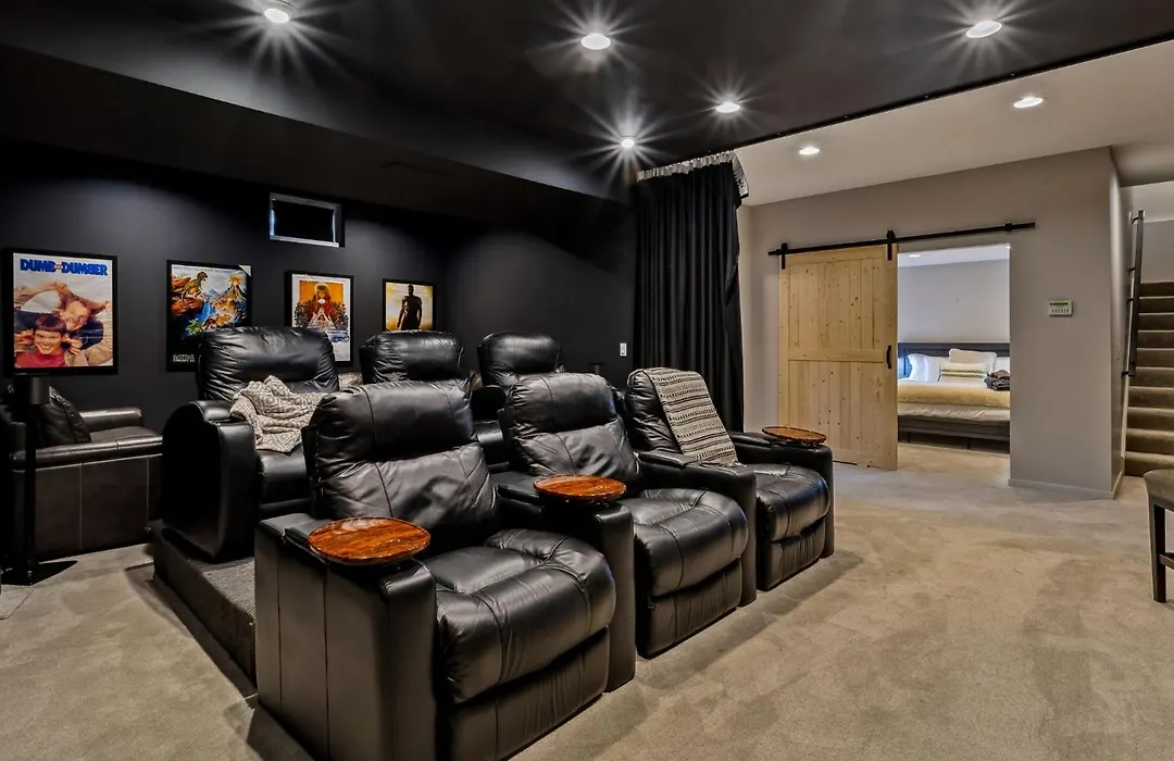 Luxuary Tremont Home - Movie Room, Pet & Baby Friendly-1