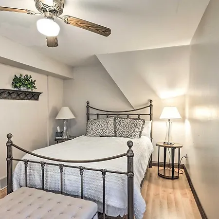 Historic Carriage House Near Downtown Cleveland!-3