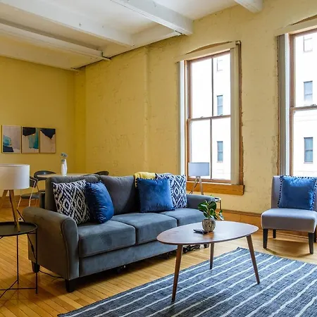 Frontdesk 2063 East 4Th Street Apts Downtown Cleveland-2