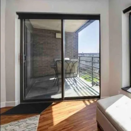 Downtown Cleveland Waterview 1 Bedroom Loft With Fireplace-2