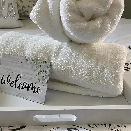 Cozy, Upstairs Apartment Pets Welcome With Fee Family Friendly Close To Everything-2