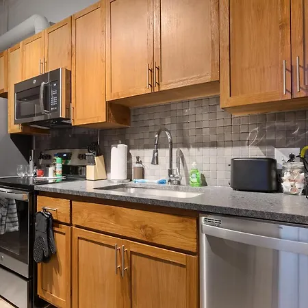 Industrial Loft Apartments In The Beautiful Superior Building Minutes From Firstenergy Stadium 219-3