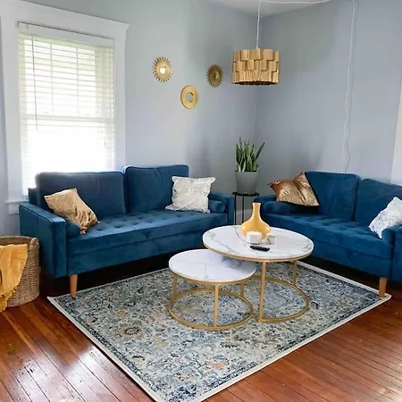 Cozy Apartment Near Airport Kamms With Parking-2