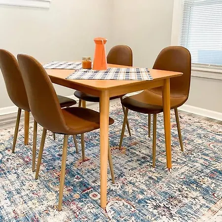 The Sunroom Apartment 2Plus2 West Cleveland New Ac-2