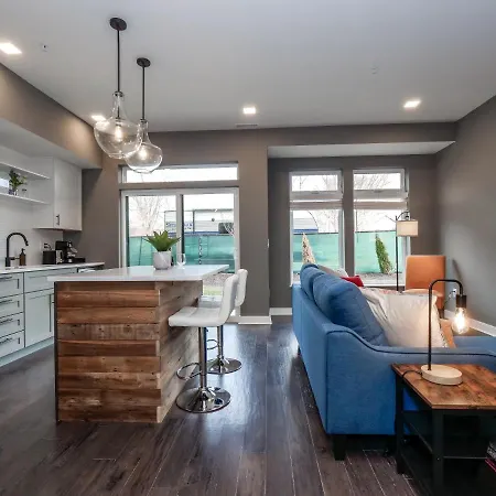 1 Bedroom Luxury Condo 10 Minutes From First Energy Stadium D5-2