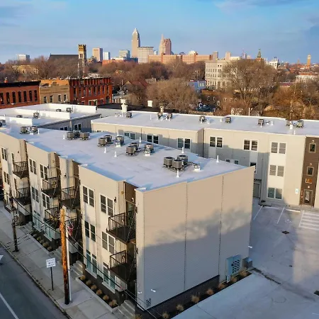 Luxury Condo 10 Minutes From First Energy Stadium C1-3