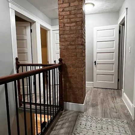 *Pet Friendly Home, Near Zoo*-3