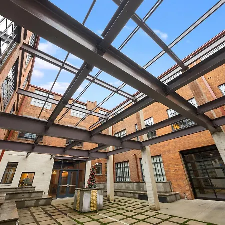 Brooklyn Style Studio Loft Minutes From Firstenergy Stadium 210-3