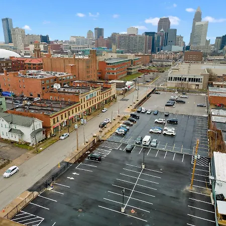 Industrial Loft Apartments In The Beautiful Superior Building Minutes From Firstenergy Stadium 220-2
