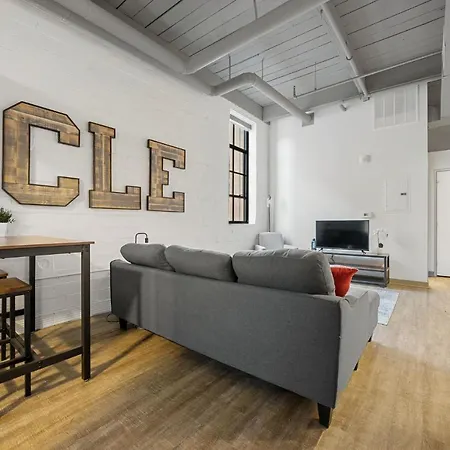 Industrial Loft Apartments In The Beautiful Superior Building Minutes From Firstenergy Stadium 313-2