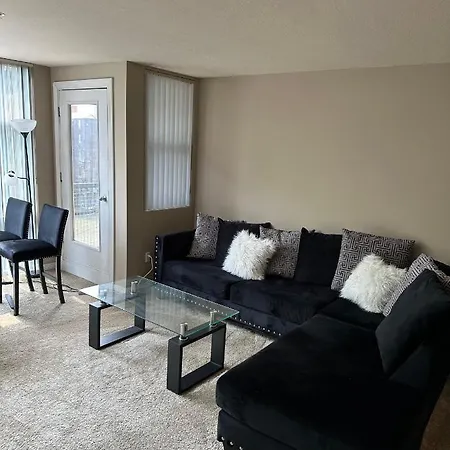 2Bd/2Ba Riverfront City View Apt-3