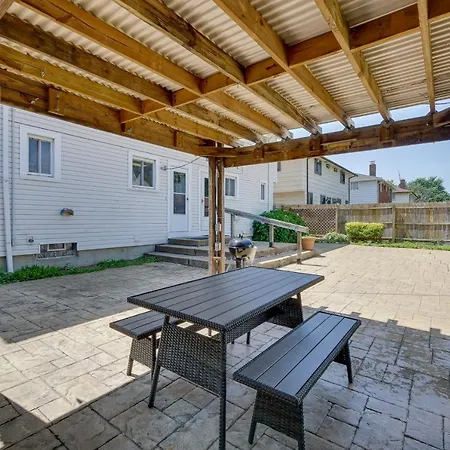Cleveland Vacation Rental Minutes To Downtown!-2