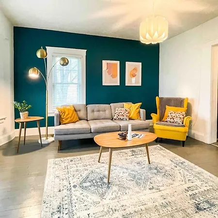 The Midcentury Modern 5 Min To Airport Pets! Apartment-2