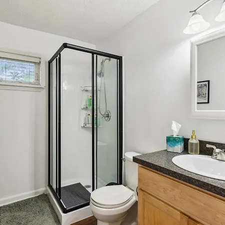 Newly Renovated Tremont Treasure I Cozy + Modern-3