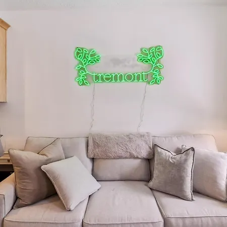 Newly Renovated Tremont Treasure I Cozy + Modern-2