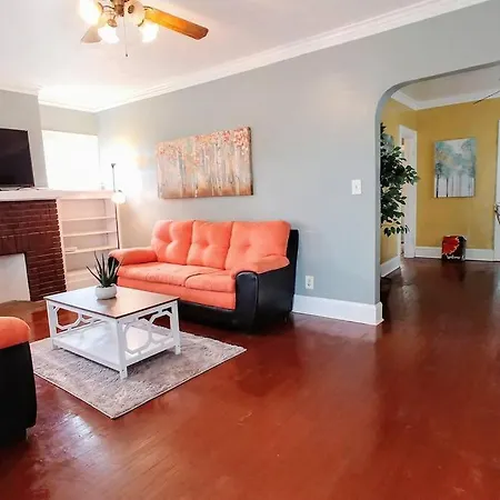 The House Hotels - Stickney Lower - Cozy Old Brooklyn Apartment-2