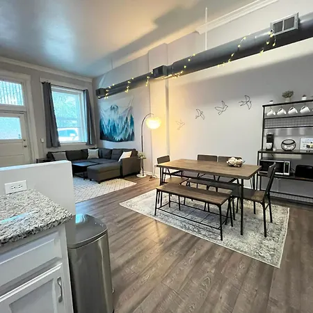 Downtown Cleveland -Modern First Floor Unit-3