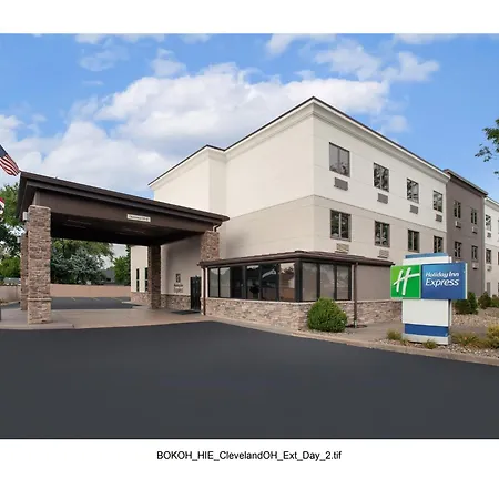 Holiday Inn Express Cleveland Airport - Brook Park By Ihg-3