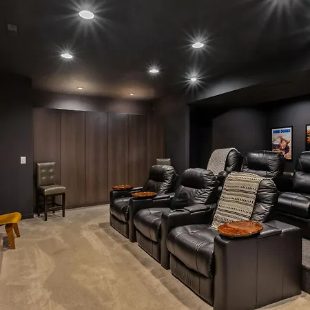Luxuary Tremont Home - Movie Room, Pet & Baby Friendly-2