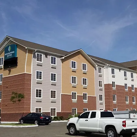 Extended Stay America Select Suites - Cleveland - Airport-3