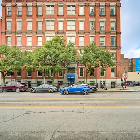 Dtwn Cleveland Loft-Style Condo: Walk To Stadiums!-3