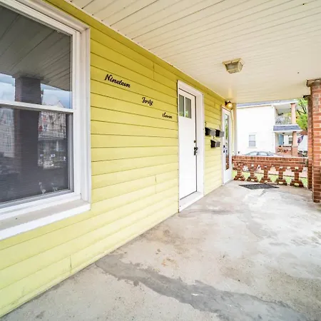 Walkable Little Italy 2Br King Bed Near Cwru & Cleveland Clinic-2