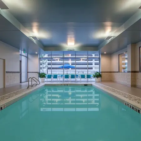 Holiday Inn Cleveland Clinic By Ihg-3